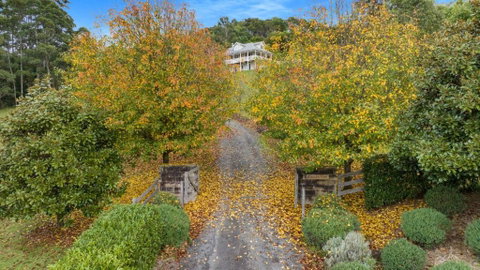Eagles Rise - Classically Designed Country Home - Geraldton Accommodation 3
