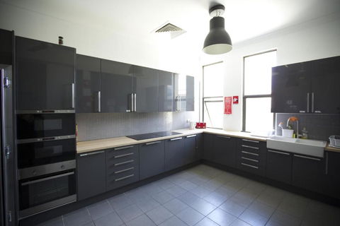 EBS Sydney Hostel - Geraldton Accommodation 4