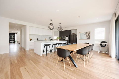 EDEN Spacious Torquay Family Escape - Geraldton Accommodation 0