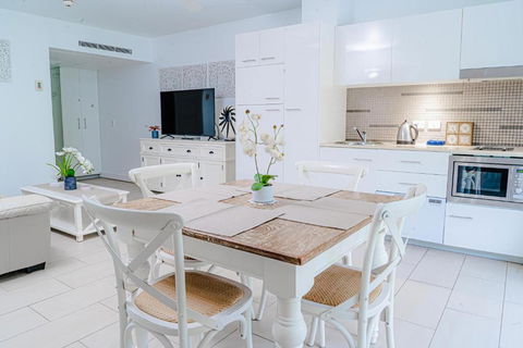 DRIFT PALM COVE- Private 2 Bed -Apartment 2204 - Geraldton Accommodation 1