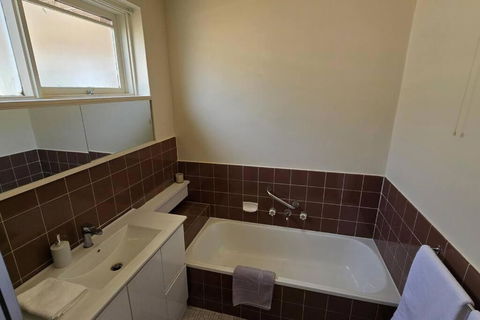 Elsternwick Easy Living - 2 Bedroom Sleeping 4 - Geraldton Accommodation 4