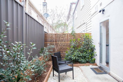 Esperanza Gardens - A Stylish Victorian Studio - Geraldton Accommodation 4