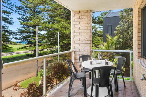 Esplanade Escape - Beachfront Family Bliss - Geraldton Accommodation 3