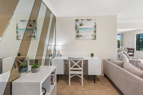 Esplanade Escape - Beachfront Family Bliss - Geraldton Accommodation 4