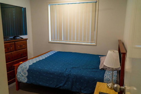 Family Home With Free Parking Close To Everything - Geraldton Accommodation 2