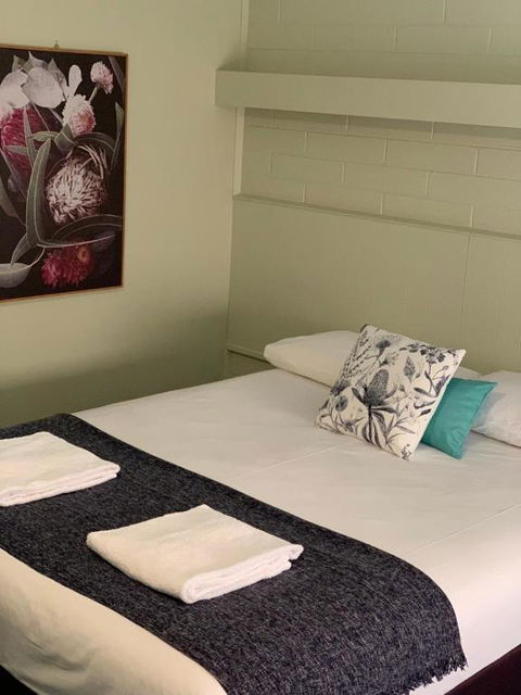 Finley Country Club Hotel Motel - Geraldton Accommodation 2