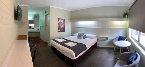 Finley Country Club Hotel Motel - Geraldton Accommodation 4