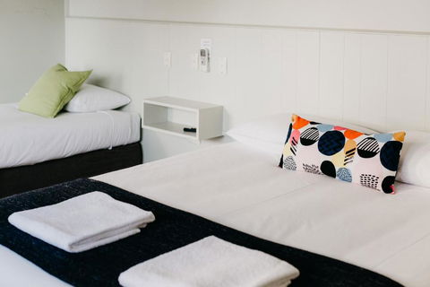 Finley Country Club Hotel Motel - Geraldton Accommodation 0