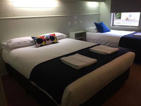 Finley Country Club Hotel Motel - Geraldton Accommodation 1