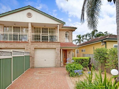 FRENCH HOUSE - Geraldton Accommodation 0