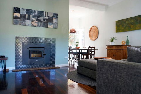 Gallery House Dwellingup - Geraldton Accommodation 0