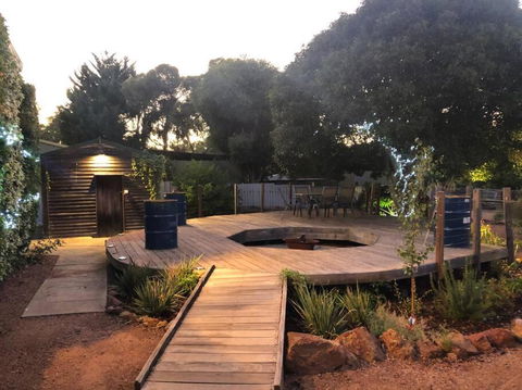 Gallery House Dwellingup - Geraldton Accommodation 2