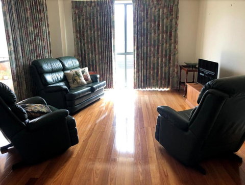 Ground Level 2BR 2BA Apartment W Courtyard - Geraldton Accommodation 0