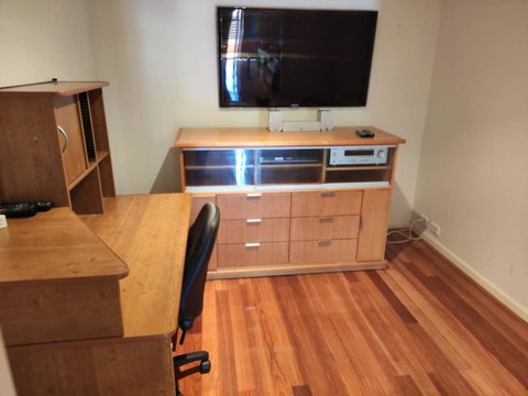 Ground Level 2BR 2BA Apartment W Courtyard - Geraldton Accommodation 2