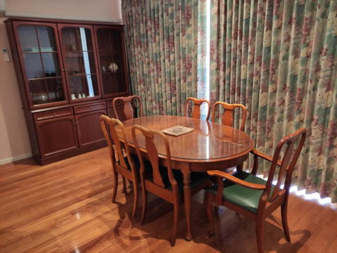 Ground Level 2BR 2BA Apartment W Courtyard - Geraldton Accommodation 4