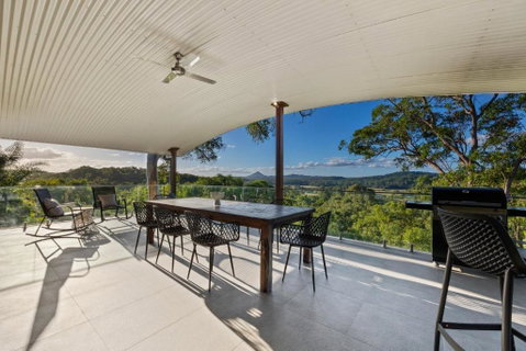Hinterland Dreamers Poolside Retreat - Geraldton Accommodation 1