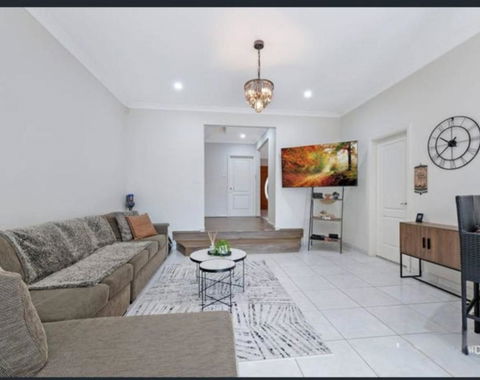 Home Is Where The Heart Is. Spacious 5 Bedroom 2 Storey Home. - Geraldton Accommodation 0