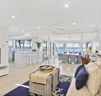 Adrift Retreat - St Georges Basin Waterfront Home - Geraldton Accommodation