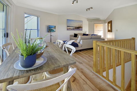 Advance Place - Geraldton Accommodation 0