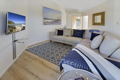 Advance Place - Geraldton Accommodation 2