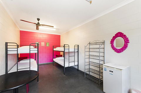 Adventurers Backpackers - Geraldton Accommodation 3