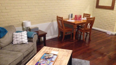 Affordable & Comfortable Apartment On Langley Park - Geraldton Accommodation 0
