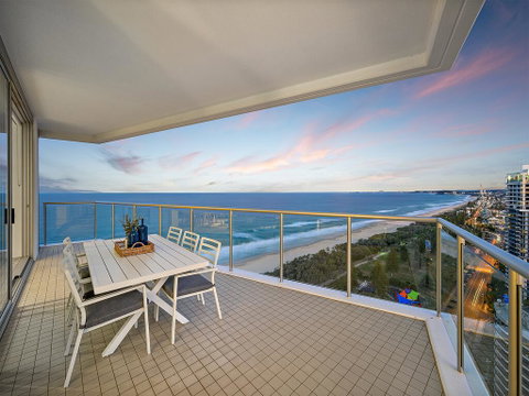 Air On Broadbeach - Geraldton Accommodation 0