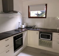 Airlie Getaway Unit 3 - Geraldton Accommodation