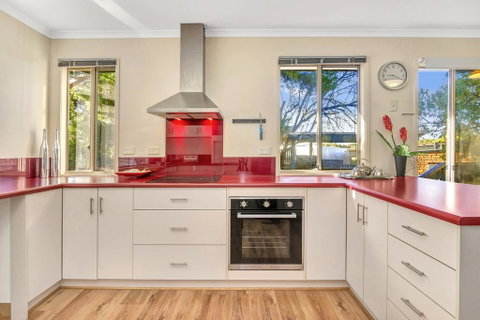 All Decked Out - Geraldton Accommodation 2