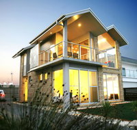 Aloha Beachfront Port Fairy - Geraldton Accommodation