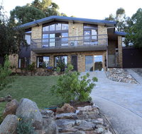 Alpine Apartment - Great location with views of Lake Jindabyne - Geraldton Accommodation