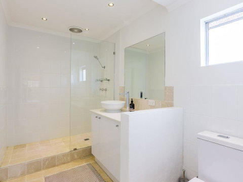 Amalfi Beach House - Geraldton Accommodation 3