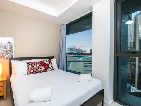 Amazing Brisbane CBD 2 Bedroom Apartment With River Views - Geraldton Accommodation 3