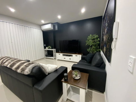 Amazing New Apartment Penrith, Prime Location - Geraldton Accommodation 2