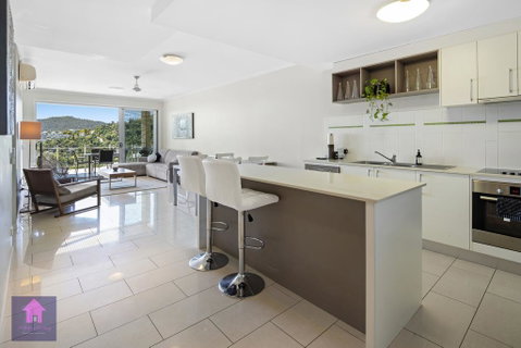 Amazing Ocean Views, Pool, Award Winning Location, Airlie Beach - Geraldton Accommodation 2