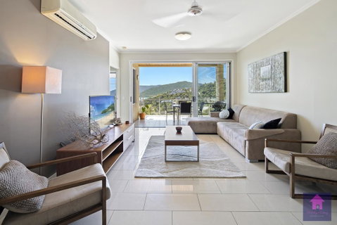 Amazing Ocean Views, Pool, Award Winning Location, Airlie Beach - Geraldton Accommodation 3