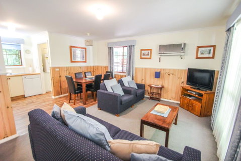 Amber Cottage - Geraldton Accommodation 0