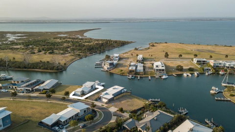 Anchored - Access To The Gippsland Lakes - Geraldton Accommodation 0