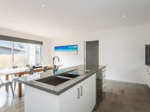 ANGLE BY THE SEA - Anglesea - Geraldton Accommodation 1