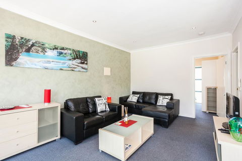 Anglesea River Apartments - 2 Bed Unit 2/4 - Geraldton Accommodation 2