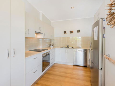 Angourie Blue 7- Stroll To Surfing Beaches. - Geraldton Accommodation 3