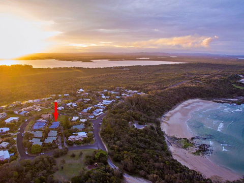 Angourie Blue 7- Stroll To Surfing Beaches. - Geraldton Accommodation 0