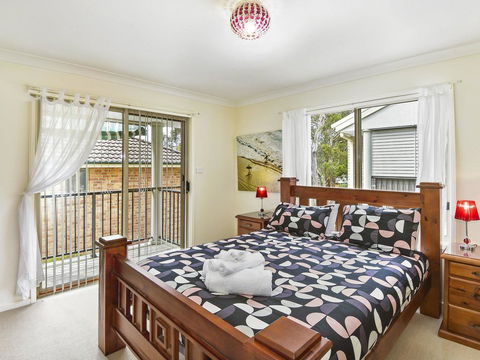 Anne's Beach Getaway - Geraldton Accommodation 0