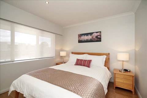 Applecross Riverside Apt - Geraldton Accommodation 2
