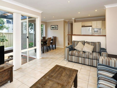 Aquarius Townhouse - Geraldton Accommodation 1