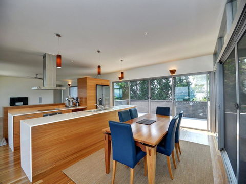 Architectural Design On The Beach - Geraldton Accommodation 3