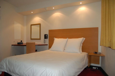 Arts Hotel - Geraldton Accommodation 1