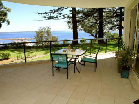 Magnus Pines, 2,52-56 Magnus Street - Apartment With Stunning Views, Linen And Bed Making, Wi-Fi And Air Con - Geraldton Accommodation 1