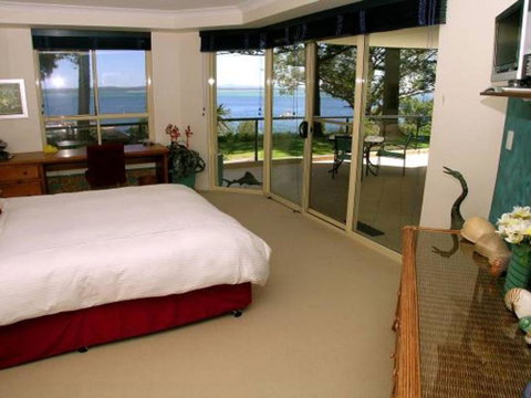 Magnus Pines, 2,52-56 Magnus Street - Apartment With Stunning Views, Linen And Bed Making, Wi-Fi And Air Con - Geraldton Accommodation 2