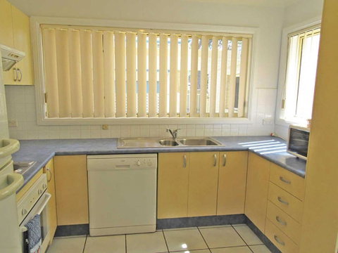 Mahi Mahi 2 3 Bedroom Between Shoal Bay And Little Beach - Geraldton Accommodation 3